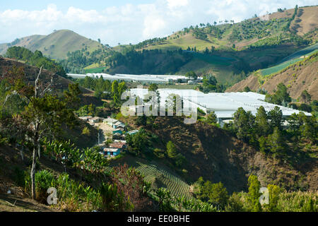 Dominikanische Republik, Cordillera Central, Landschaft beim Dorf El Convento südlich von Constanza an der Carretera al Salto de Foto Stock