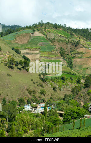 Dominikanische Republik, Cordillera Central, Dorf El Convento südlich von Constanza an der Carretera al Salto de Aguas Blancas ( Foto Stock