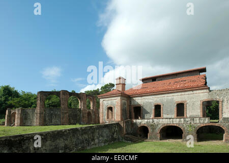 Dominikanische Republik, Südwesten, Boca de Nigua, Ortsteil Villa Maria, Ruinen der alten Zuckerfabrik (Ingenio de Boca Nigua) Foto Stock