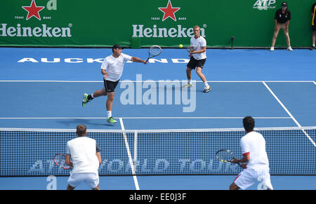 Auckland, Nuova Zelanda. Xii gen, 2015. Nuova Zelanda raddoppia la coppia di Finn Tearney e Wesley Whitehouse (L) il giorno 1 presso la Heineken aperta. Festival di tennis ATP World Tour. ASB Tennis Centre di Auckland, Nuova Zelanda. Lunedì 12 gennaio 2015. Credito: Azione Sport Plus/Alamy Live News Foto Stock