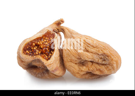 Fichi secchi isolati su sfondo bianco Foto Stock