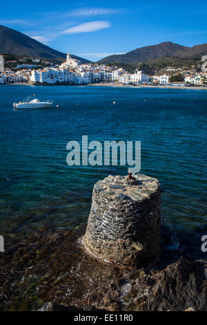 Il lungomare di Cadaques, Catalogna, Spagna. Foto Stock