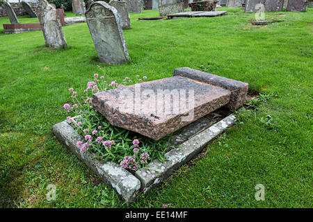 Lapide Caduti nel sagrato, Llanellen, Wales, Regno Unito Foto Stock