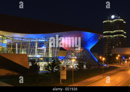Deutschland, Bayern, BMW Welt di Monaco di Baviera bei Nacht, in Germania, in Baviera, BMW Welt di Monaco di notte, monaco di baviera, BMW, mondo, welt, arc Foto Stock
