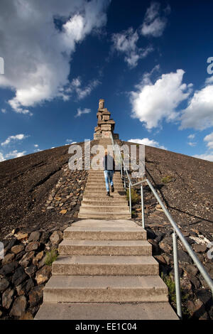 Himmelstreppe o la scala verso il cielo, artista Herman Prigann sulla sommità della Halde Rheinelbe heap, Gelsenkirchen, distretto della Ruhr Foto Stock