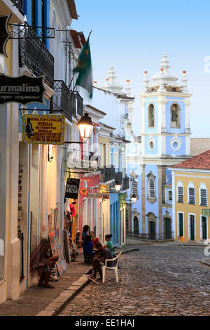 Pelourinho con la Madonna del Rosario della gente nera (Nossa Senhora do Rosario dos Pretos), l'UNESCO, Salvador, Bahia, Brasile Foto Stock