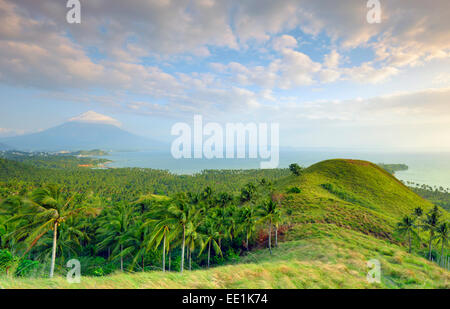Il monte Vulcano Mayon, Legazpi, sud est Luzon, Filippine, Sud-est asiatico, in Asia Foto Stock