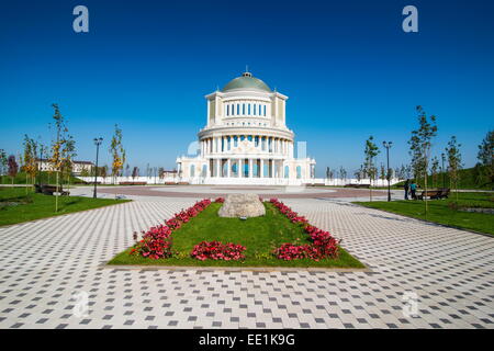 Teatro dell'Opera Nazionale della Cecenia, Grozny, Cecenia, Caucaso, Russia, Europa Foto Stock