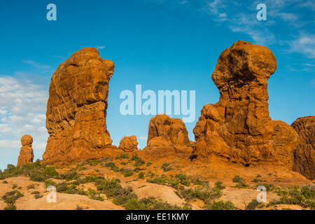Bella rossa di formazioni di arenaria nel Parco Nazionale di Arches, Utah, Stati Uniti d'America, America del Nord Foto Stock