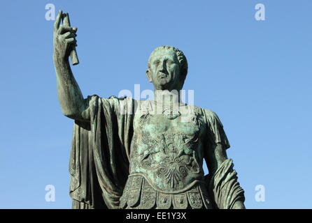 Romano imperatore Nerva, simbolo di potere Foto Stock