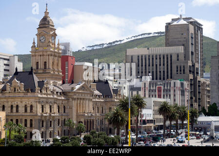 Cape Town City Hall, Sud Africa vista dal Castello di Buona Speranza. Nelson Mandela ha parlato da qui l'11 febbraio 1990. Foto Stock