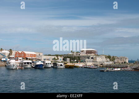 Vista del Royal Naval Dockyard & Maritime Museum , Sandy parrocchia, Bermuda Foto Stock