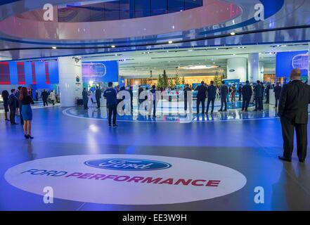 Detroit, MI, Stati Uniti d'America. Xii gen, 2015. Ford stupisce al North American International Auto Show del 2015 a Detroit, MI. © Alexis Simpson/ZUMA filo/Alamy Live News Foto Stock