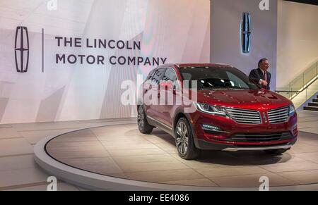 Detroit, MI, Stati Uniti d'America. Xii gen, 2015. Il Lincoln MKC stupisce al North American International Auto Show di Detroit. © Alexis Simpson/ZUMA filo/Alamy Live News Foto Stock