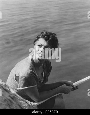 Sophia Loren, sul set del film "ragazzo su un delfino', 1957 Foto Stock