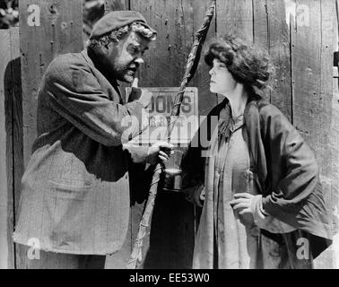 Gibson Gowland, ZaSu Pitts, sul set del film muto, "avidità", 1924 Foto Stock