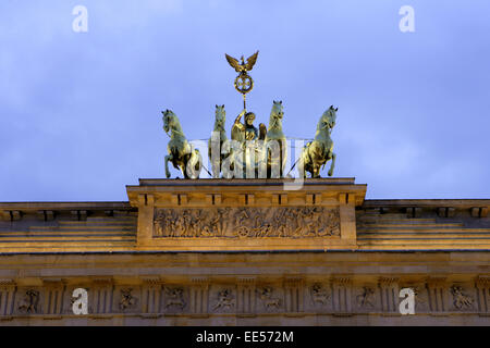 Deutschland, Berlino, Brandenburger Tor, Beleuchtung, Abend, Europa, Hauptstadt, Stadt, Torgebaeude, Tor, Torbau, Architektur, Ba Foto Stock