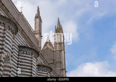 Dettaglio del lato del Duomo di Orvieto Foto Stock