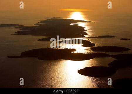Sunset over Pakleni otoci, arcipelago, Mare Adriatico, Dalmazia, Croazia Foto Stock
