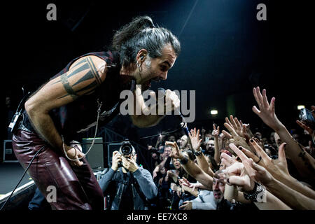 Milano Italia. Il 13 gennaio 2015. La rock band italiana LITFIBA suona dal vivo presso il music club Alcatraz durante il 'Tetralogia degli elementi Tour' Credito: Rodolfo Sassano/Alamy Live News Foto Stock