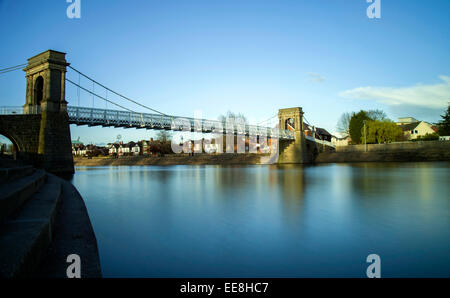 Il Wilford sospensione ponte sul fiume Trent presso il Victoria Embankment in Nottingham, Inghilterra, Regno Unito Foto Stock