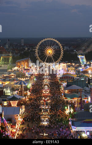 Abenddaemmerung, Abendstimmung, Bayern, Blick, Daemmerung, Deutschland, Muenchen, München, Oberbayern, Oktoberfest, Reise, Reise Foto Stock