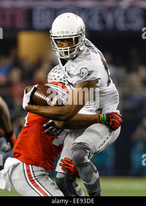 Arlington, Texas, Stati Uniti d'America. Xii gen, 2015. Oregon Ducks manualmente l'estremità Dwayne Stanford (85) durante il College Football Playoff campionato nazionale di gioco tra la Ohio State Buckeyes e l'Oregon Ducks 12 gennaio 2015, presso AT&T stadium di Arlington, Texas. © csm/Alamy Live News Foto Stock