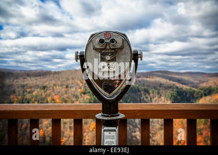 Si affacciano sul visualizzatore in caduta in Pennsylvania Grand Canyon Foto Stock