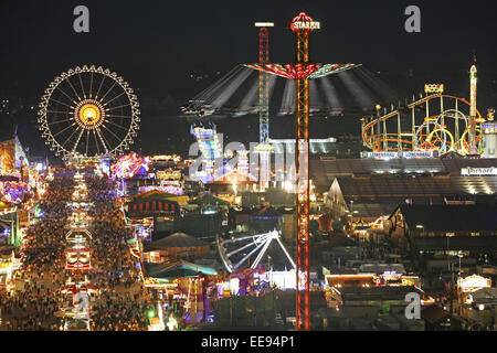 Abenddaemmerung, Abendstimmung, Bayern, Blick, Daemmerung, Deutschland, Muenchen, München, Oberbayern, Oktoberfest, Reise, Reise Foto Stock