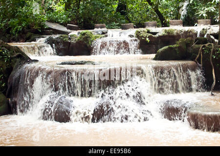 Le cascate di Thanbok Khoranee national park, Krabi, Thailandia Foto Stock