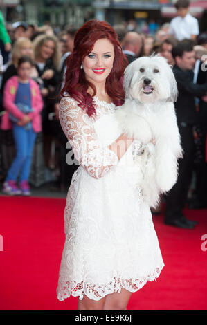 Pudsey il film premiere tenutasi presso la Vue West End - Arrivi. Dotato di: Ashleigh Butler,Pudsey il cane Dove: Londra, Regno Unito quando: 13 Lug 2014 Foto Stock