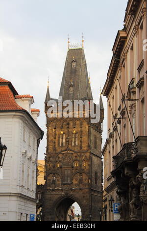 La torre di polvere e a Praga, Repubblica Ceca Foto Stock