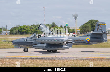 Colombiano di Air Force A-37 Dragonfly a Natal Air Force Base in Brasile. Foto Stock