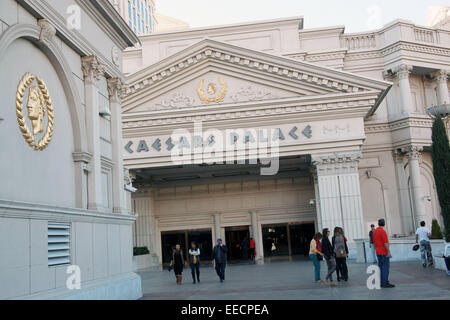 Las Vegas, Nevada, USA. 15 gennaio, 2015. Una vista esterna del Caesars Palace Hotel & Casino giovedì 15 gennaio 2015 a Las Vegas Nevada dopo che la società ha presentato istanza di fallimento in Chicago Illinois in precedenza al mattino. Credito: Marcel Thomas/ZUMA filo/Alamy Live News Foto Stock