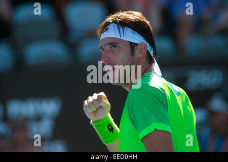 Mikhail Kukushkin Sydney, Australia. Xvi gen, 2015.combattere a. Leonardo Mayer di Argentina celebra un importante punto con ventilatori durante il suo semi finali contro Mikhail Kukushkin del Kazakistan all'apia International Sydney. Credito: Tony Bowler/thats my pic/Alamy Live News Foto Stock