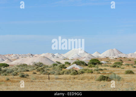 Scartato da mullocks Opal Mining, Coober Pedy, Sud Australia, SA, Australia Foto Stock