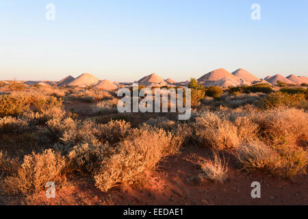 Scartato da mullocks Opal Mining, Coober Pedy, Sud Australia, SA, Australia Foto Stock