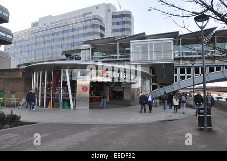 Ingresso al Blackfriars stazione ferroviaria sulla riva sud del Tamigi a Londra Foto Stock