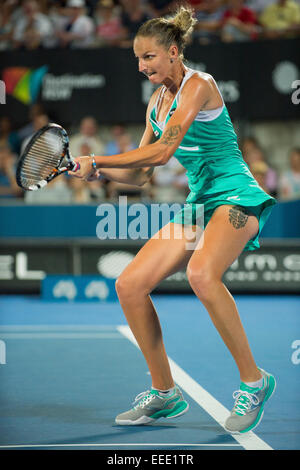 Sydney, Australia. 16 gennaio, 2015. Karolina Pliskova della Repubblica ceca restituisce servire nel suo finale contro eventuale vincitore Petra KVITOVA della Repubblica ceca presso l'apia International Sydney. Credito: Tony Bowler/thats my pic/Alamy Live News Foto Stock