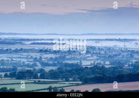 La vista sul Blackmore Vale da Hambledon Hill nel Dorset. Foto Stock