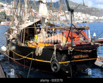 La vela engineless nave cargo 'Tres hombres' nel porto della città di Santa Cruz sull'isola delle Canarie di La Palma (Spagna) il 07 dicembre 2014. Foto Stock