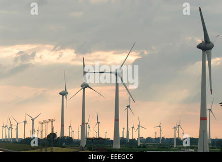 Emden, Germania, wind farm a Emden porto esterno Foto Stock