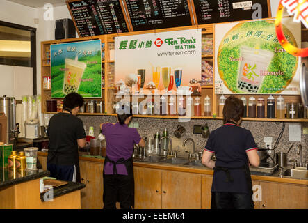 Asian-Americans, impiegati, sala da tè, teahouse, dieci Ren tè società, Pacific East Mall, Richmond, Contra Costa County, California Foto Stock