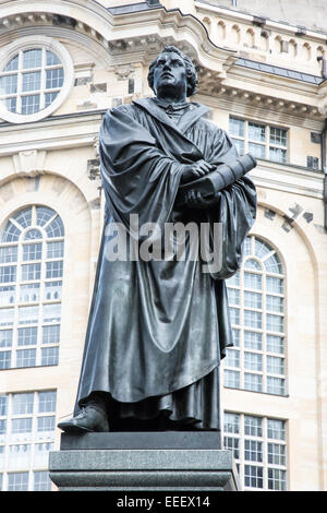 Bronce Statua di Martin Lutero a Dresda, costruito da Adolf von Donndorf nel 1885. Foto Stock