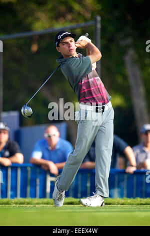 Honolulu, Hawaii, Stati Uniti d'America. 15 gennaio, 2015. 15 gennaio 2015: Kyle Suppa (16 anni) colpisce la sua unità sul primo tee durante il primo round del Sony Open a Waialae Country Club di Honolulu, Hawaii. © csm/Alamy Live News Foto Stock