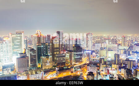 Skyline di Osaka in Giappone di notte Foto Stock