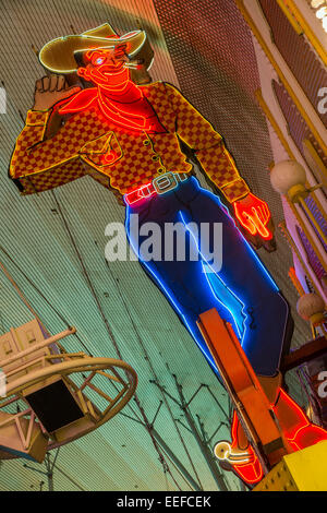 Vic al neon di Las Vegas, cowboy di Fremont Street Experience mall pedonale, Las Vegas, Nevada, STATI UNITI D'AMERICA Foto Stock