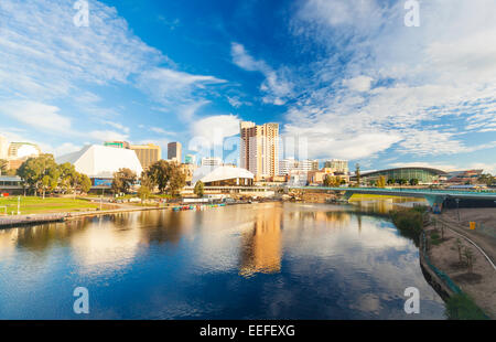 Città di Adelaide in Australia durante le ore diurne Foto Stock