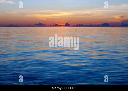 Tramonto sull'oceano, Kai, ISOLE MOLUCCHE, INDONESIA Foto Stock