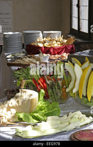 Essen, Ernaehrung, Speisen, schlemmen, kaltes, Buffet, Italien, italienisch, Spezialitaeten, Genuss, cibo, still life, Sachaufna Foto Stock